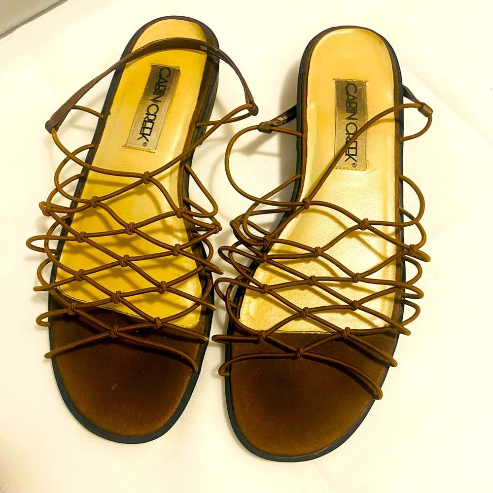 Cabin Creek brown strap, elastic sandals.